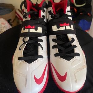 LEBRON 7 SOLDIERS SIZE 11.5